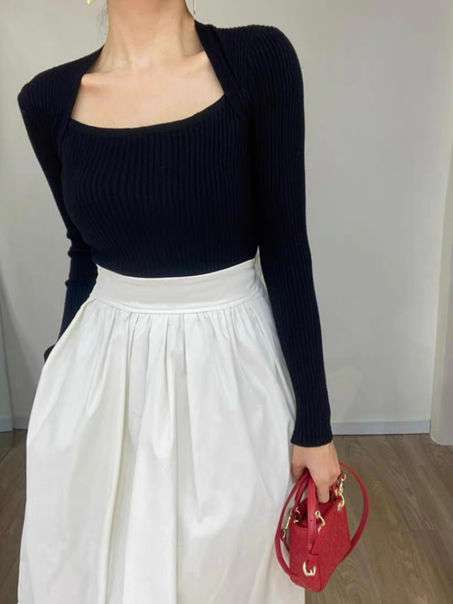 Fabian Queen Anne Collar Long Sleeves Knit Top