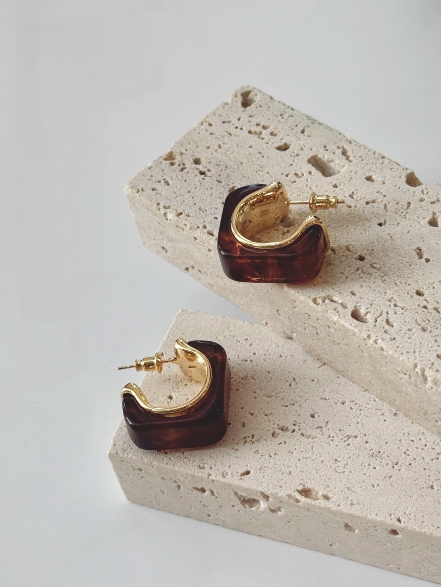 Yun-Suu Hoop Earrings