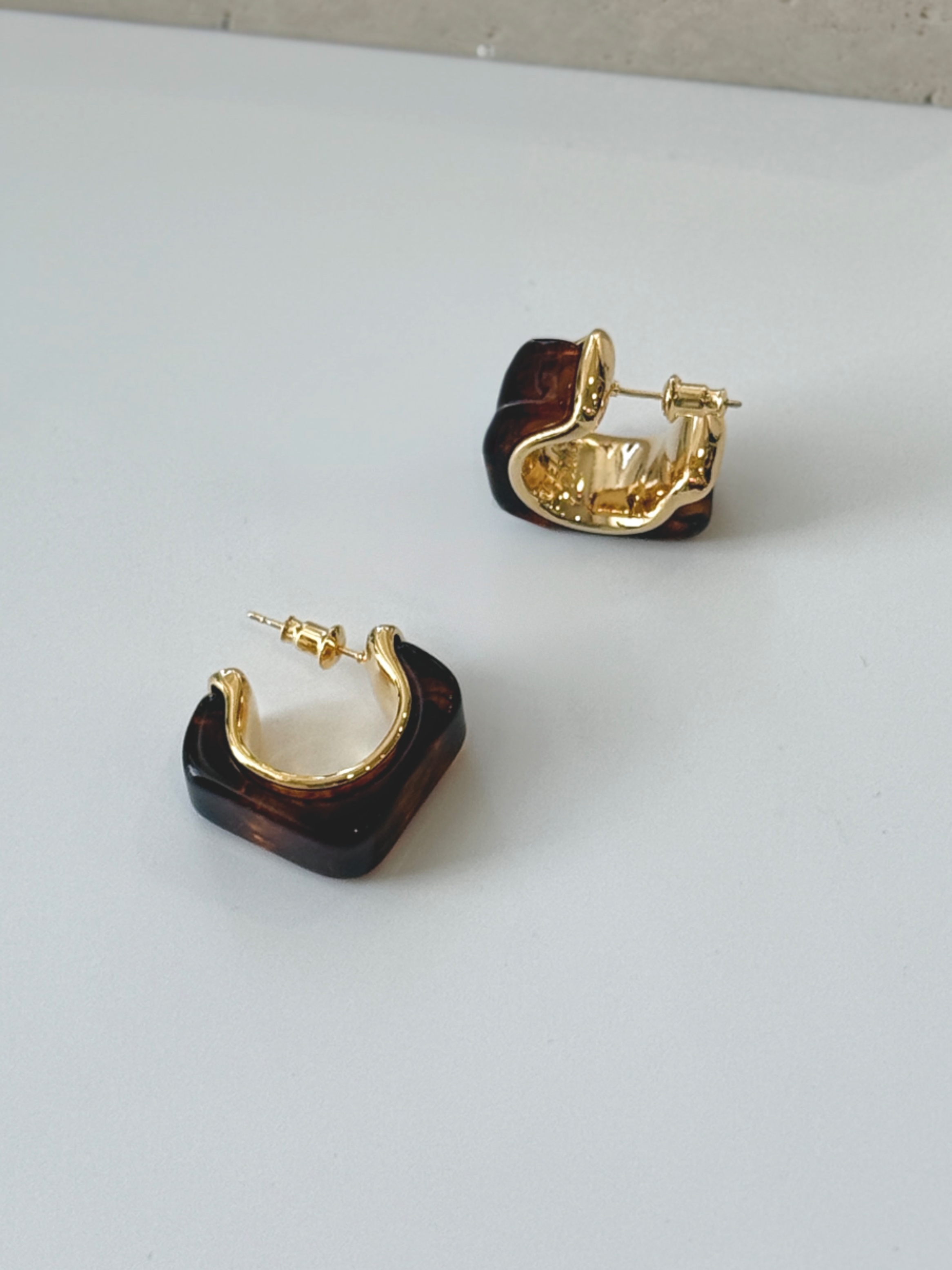 Yun-Suu Hoop Earrings