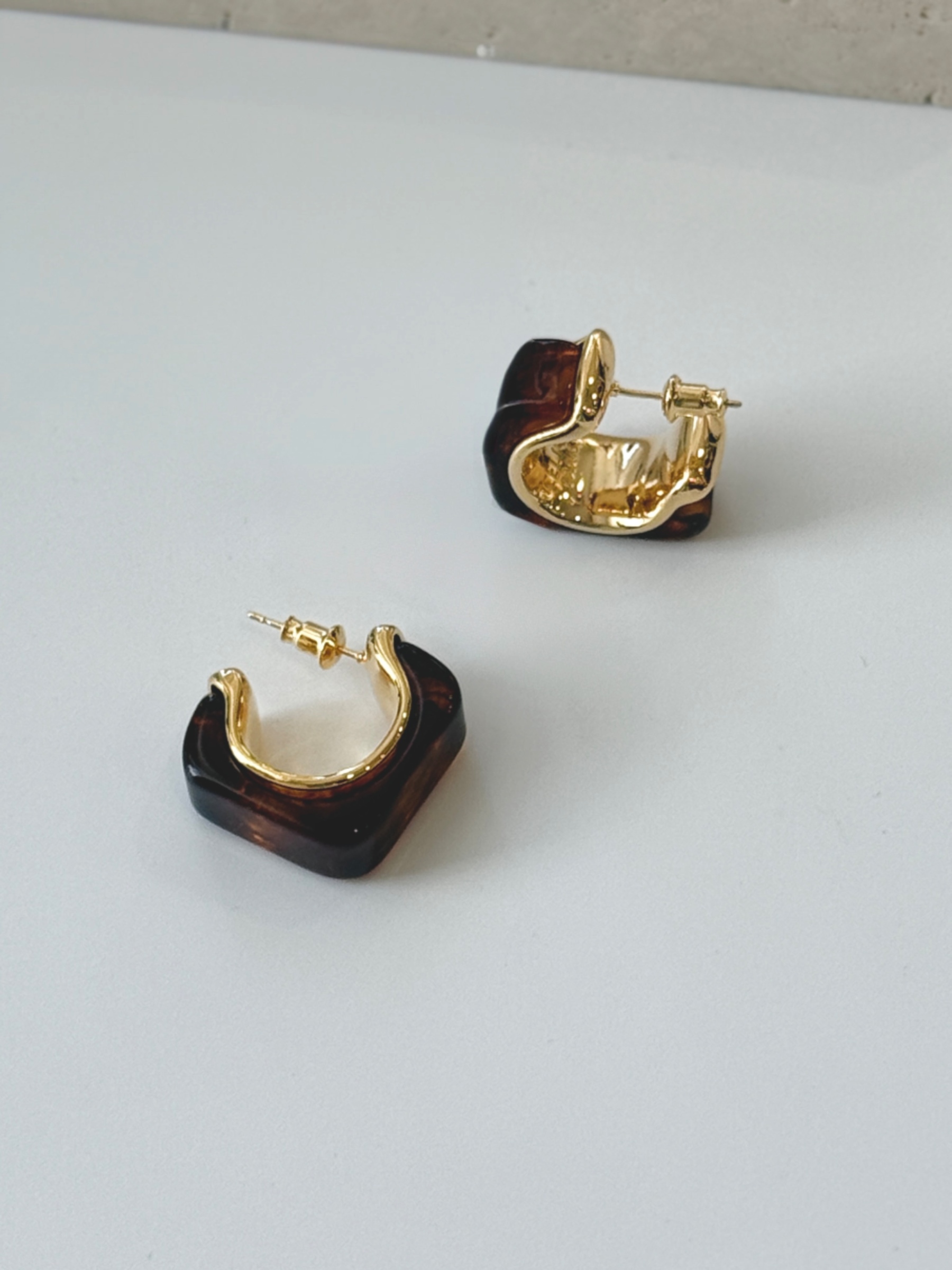 Yun-Suu Hoop Earrings