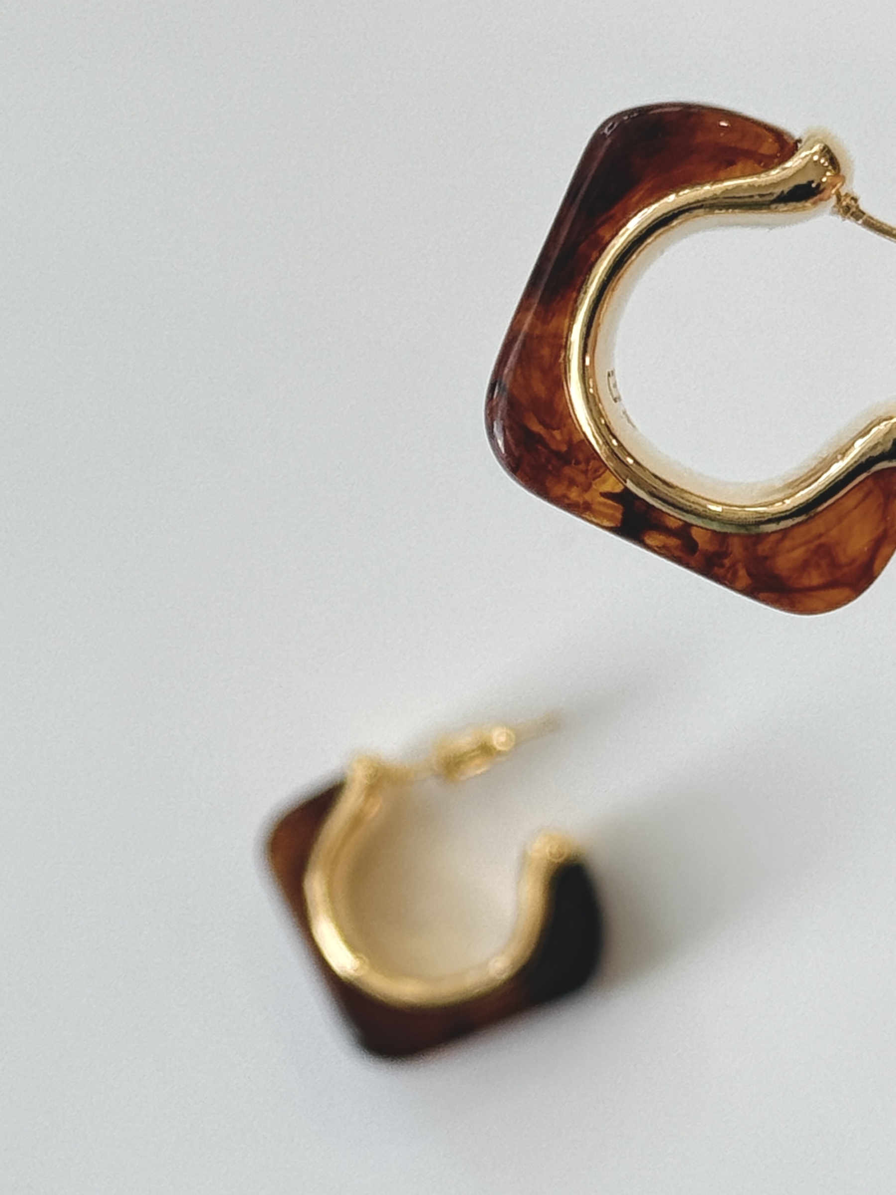 Yun-Suu Hoop Earrings