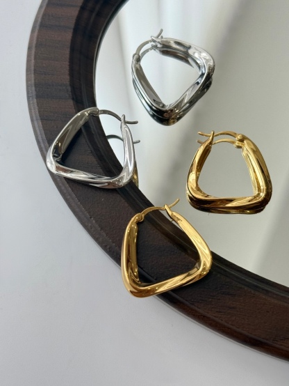 Yu-Mi Minimalist Hoop Earrings