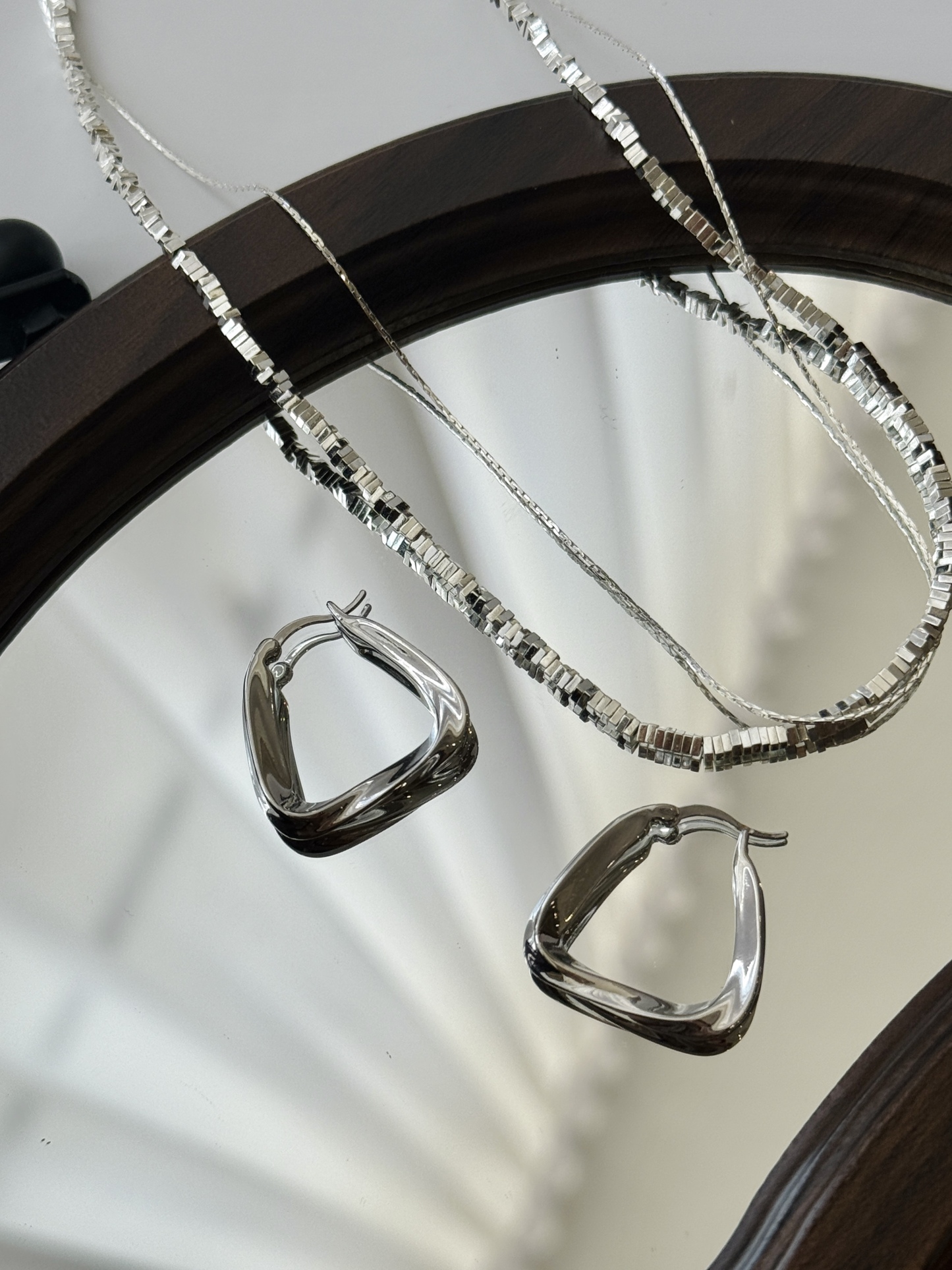 Yu-Mi Minimalist Hoop Earrings