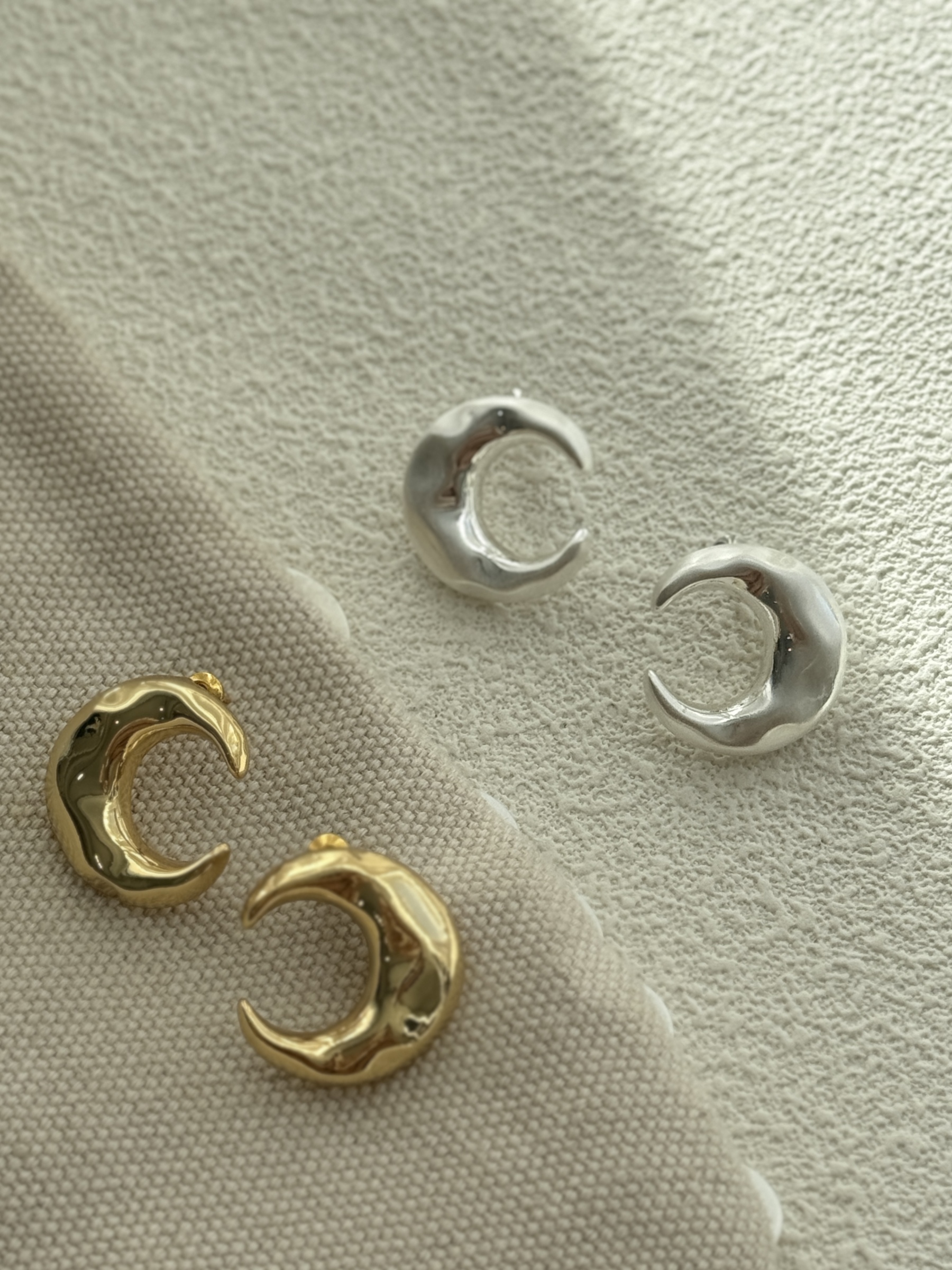 Loo-Na Moon Ear Studs