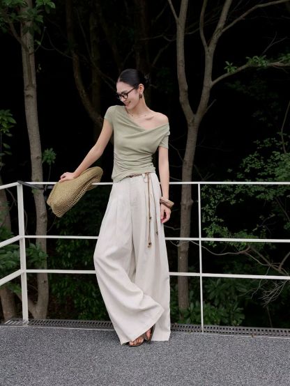 Lobora One Shoulder Top