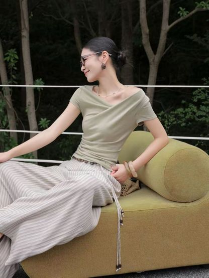 Lobora One Shoulder Top
