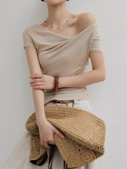 Lobora One Shoulder Top