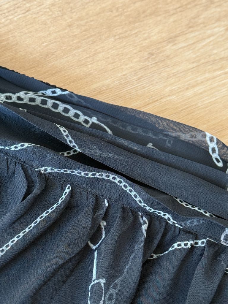 Wanessa Off Shoulder Flowy Top