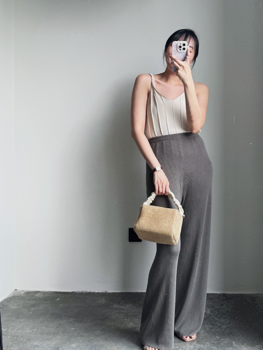 Emmett Twist Knot V-Neck Knit Top-The Black Bow-