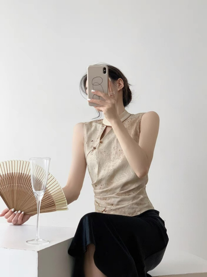 Xin Xin Sleeveles Oriental Top