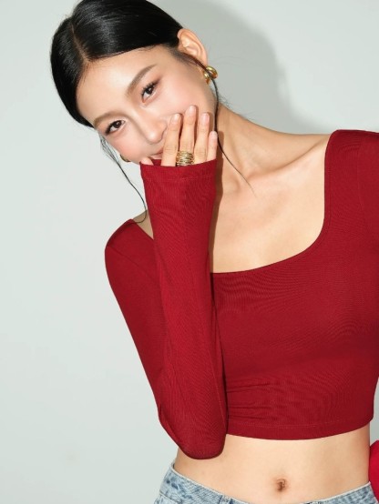 Mazzy Low Back Padded Crop Top-The Black Bow-