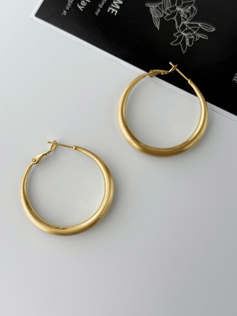 Zahra Frosted Hoop Earrings