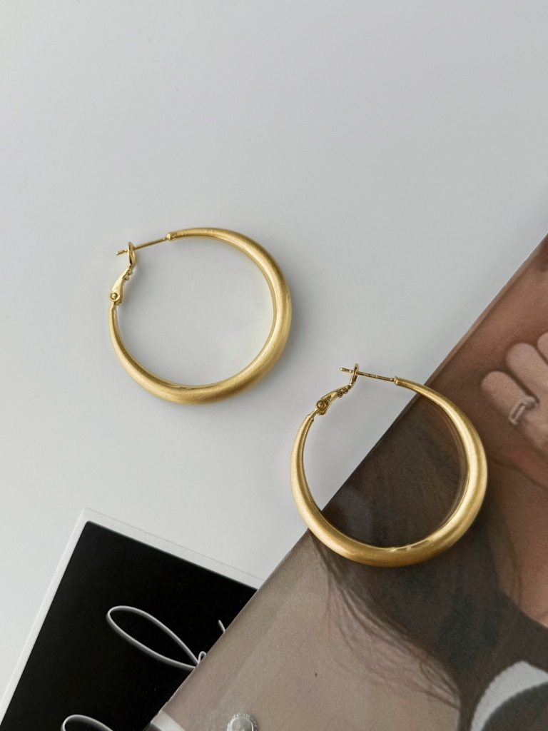 Zahra Frosted Hoop Earrings