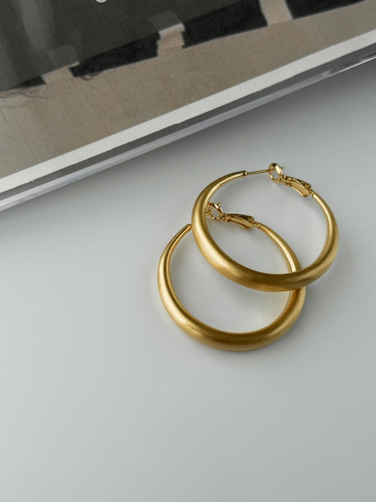 Zahra Frosted Hoop Earrings