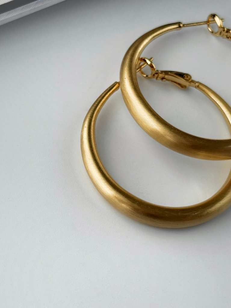 Zahra Frosted Hoop Earrings