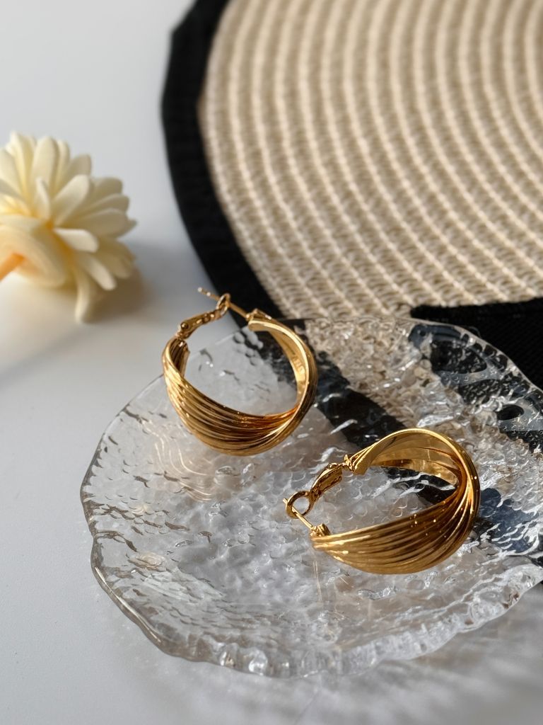 Seo-Yoon Twist Hoop Earrings