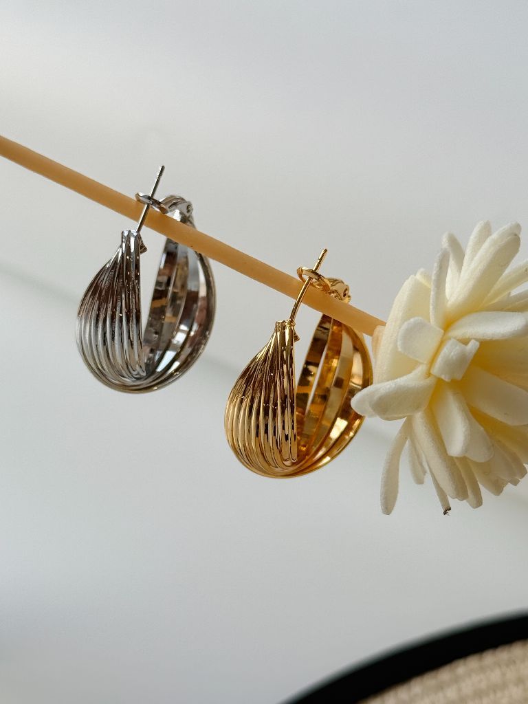 Seo-Yoon Twist Hoop Earrings