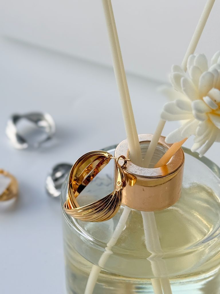 Seo-Yoon Twist Hoop Earrings