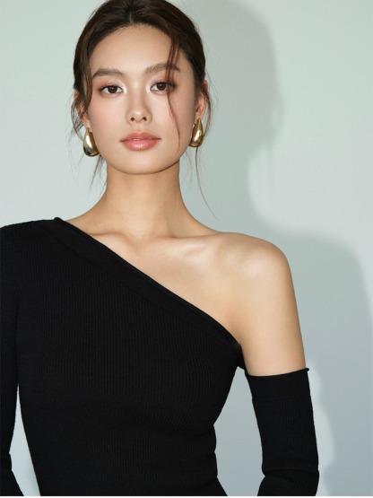 Moriah Asymmetric One Shoulder Top-The Black Bow-