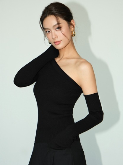 Moriah Asymmetric One Shoulder Top-The Black Bow-