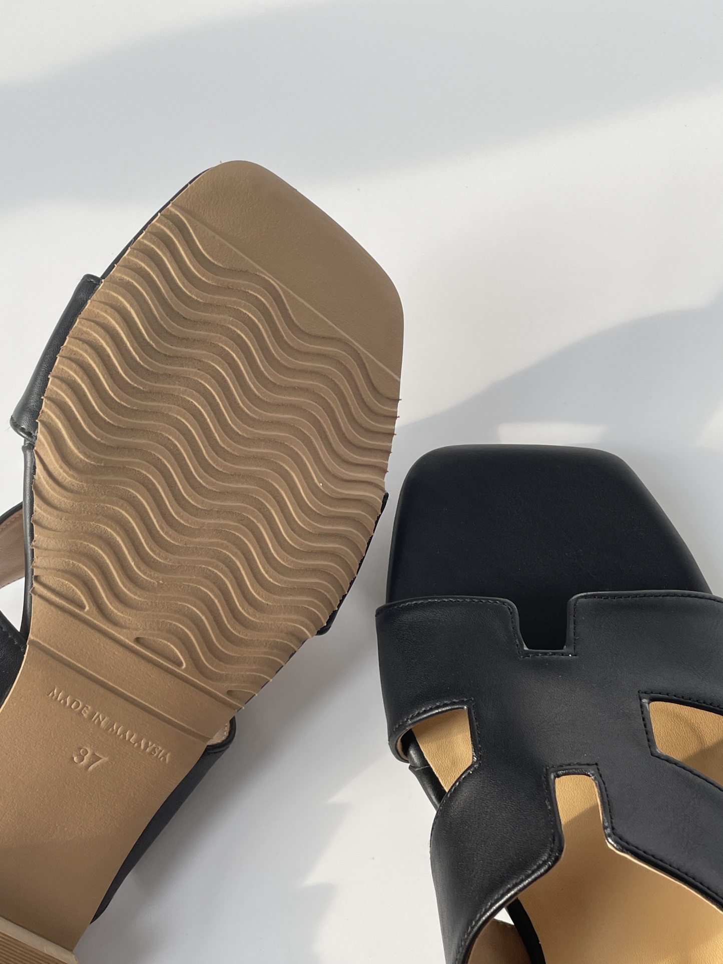 Louisé Geometric Sandal-Black-The Black Bow-