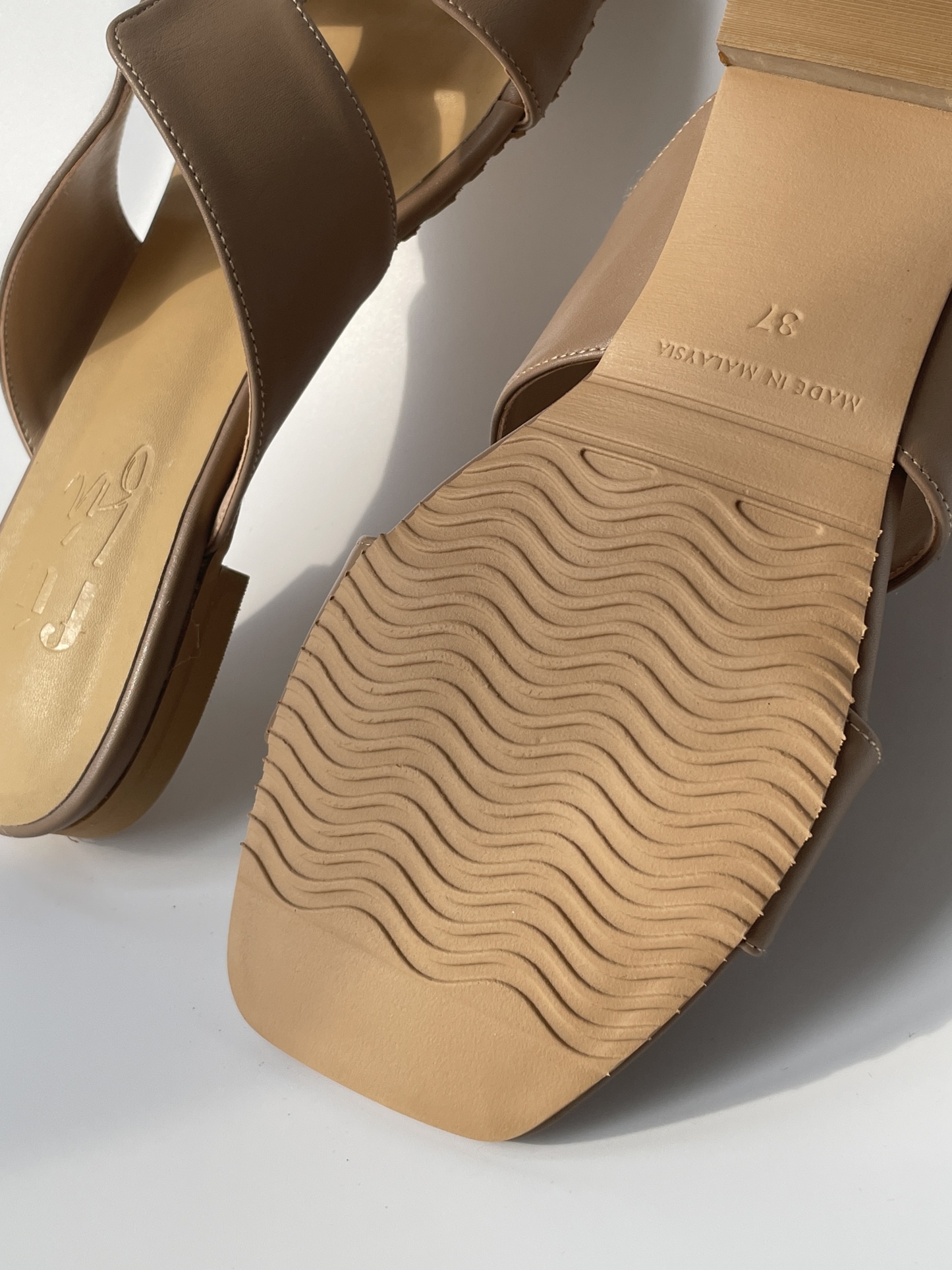Louisé Geometric Sandal-Sand Beige-The Black Bow-