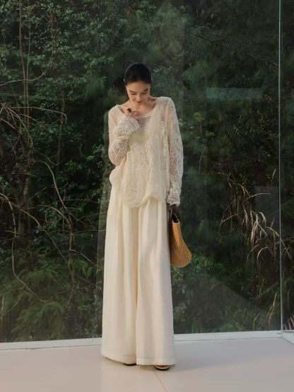 Lizbeth Graceful Embroided Sheer Top