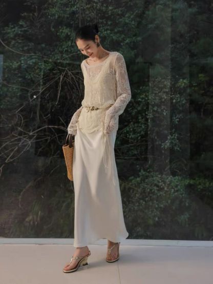 Lizbeth Graceful Embroided Sheer Top