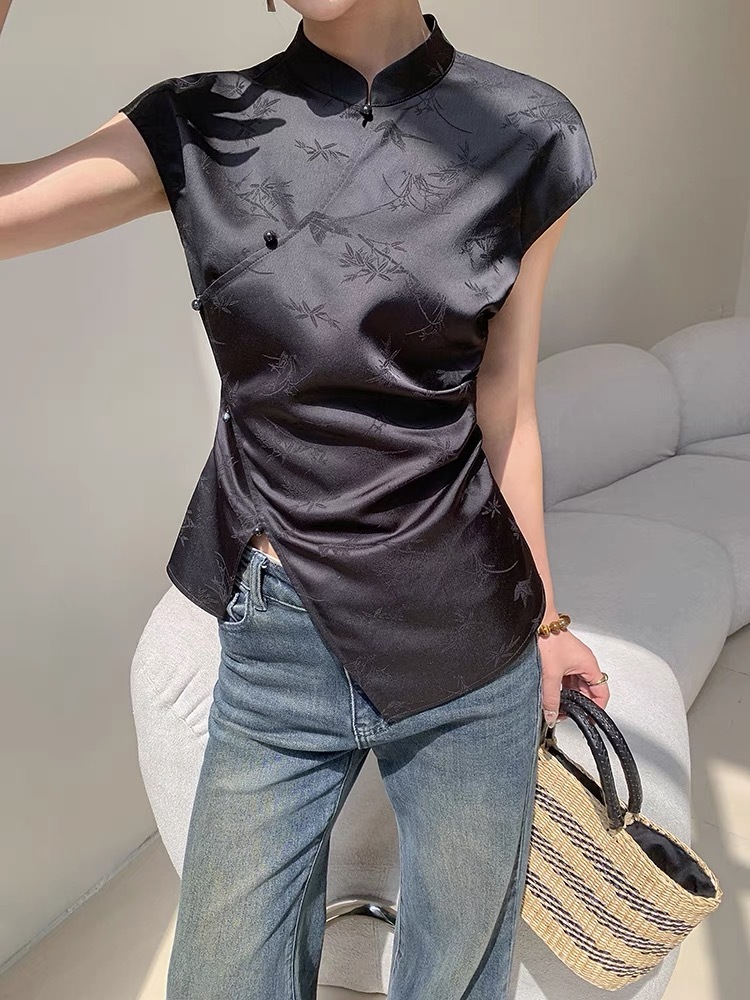 Cang Fen Asymmetric Oriental Top-The Black Bow-