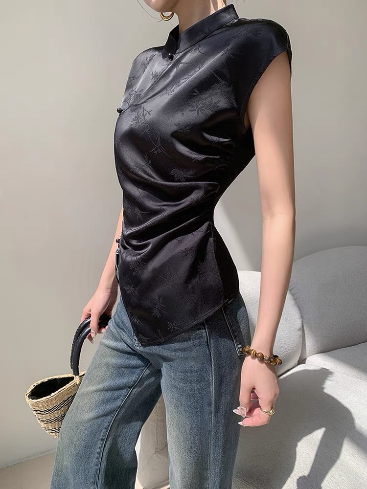 Cang Fen Asymmetric Oriental Top-The Black Bow-