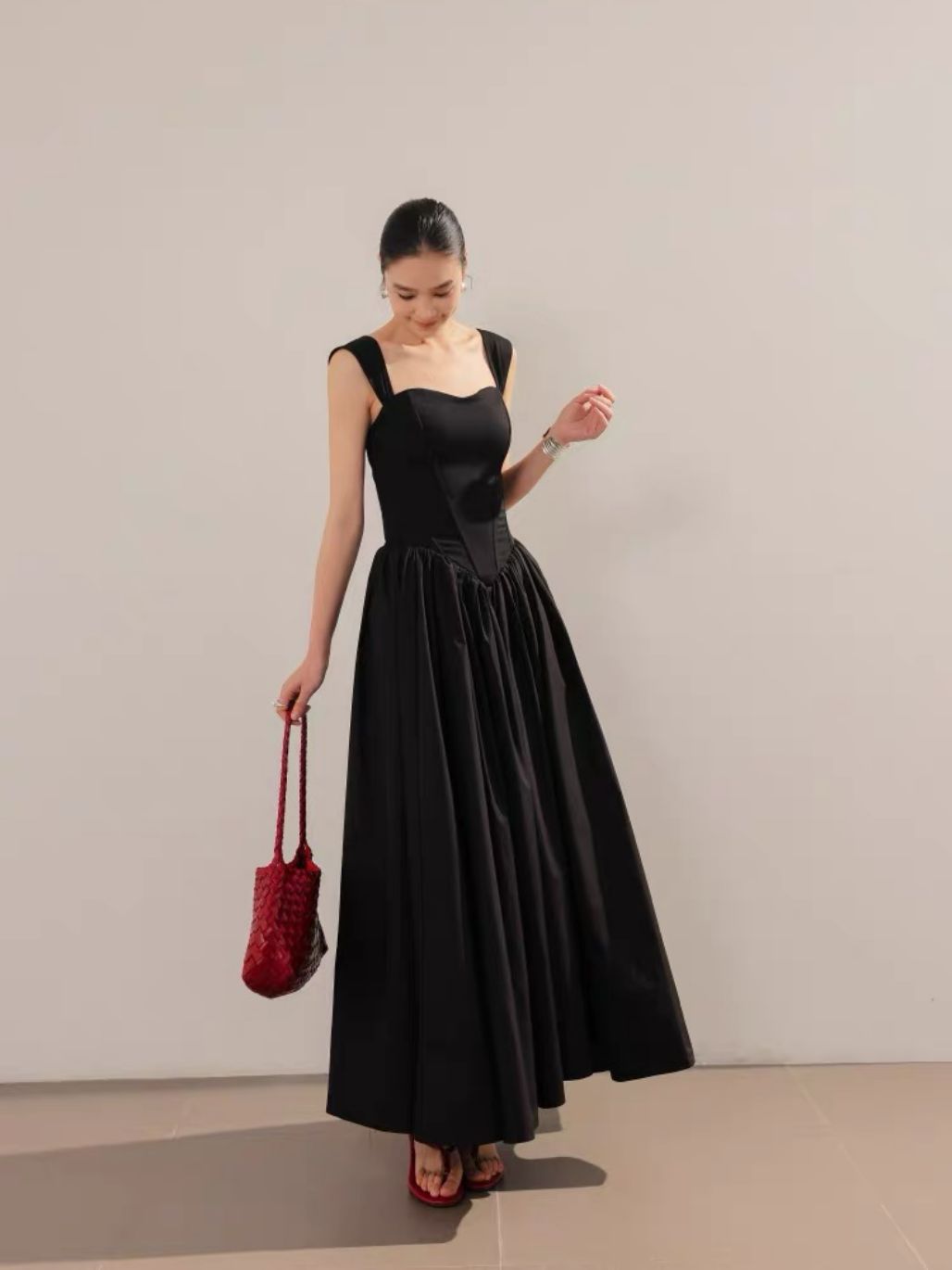 Lyvivi Sweetheart Structured Bodice Evening Gown