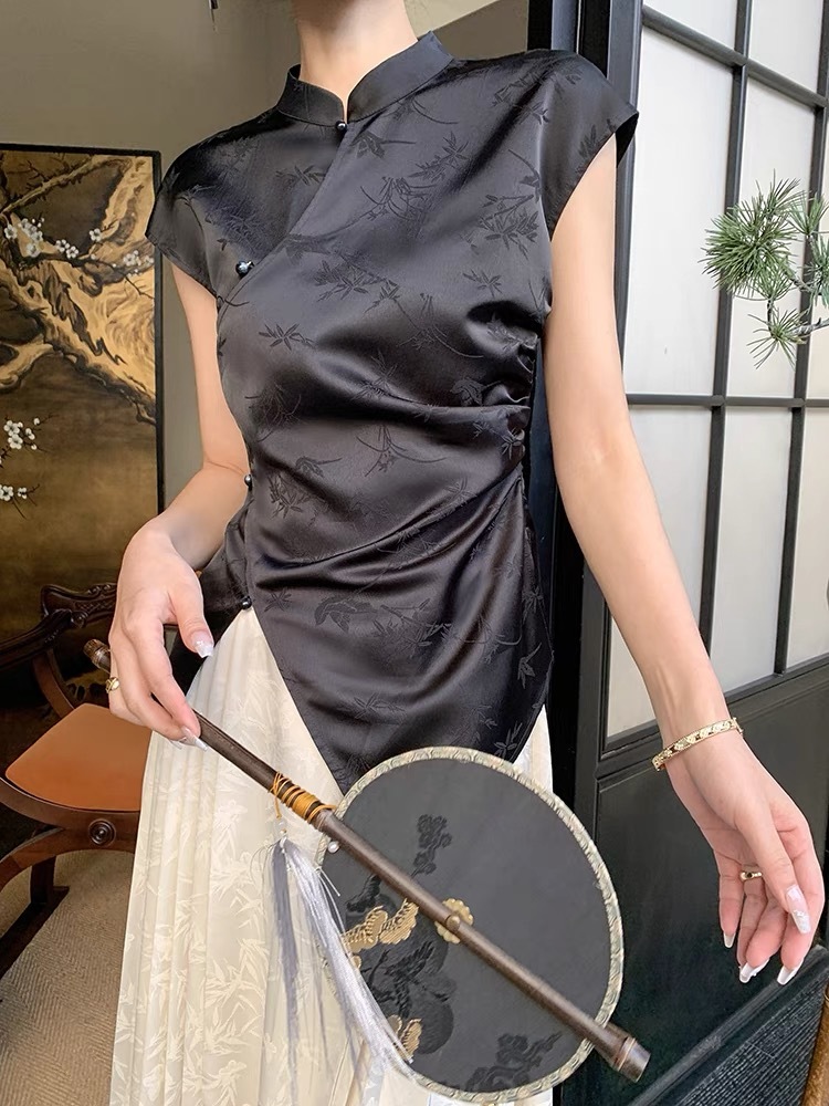 Cang Fen Asymmetric Oriental Top-The Black Bow-