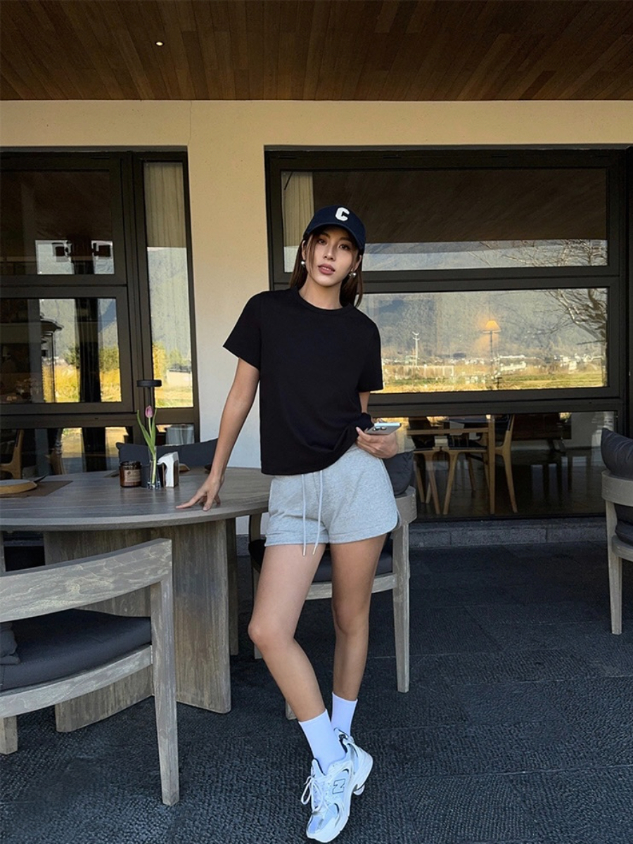 Millie Classic Crew Neck Basic Tee (Discounted-S, M, L size)-The Black Bow-