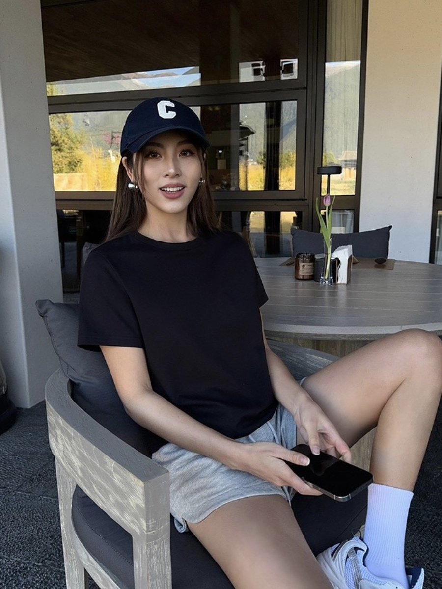 Millie Classic Crew Neck Basic Tee (Discounted-S, M, L size)-The Black Bow-