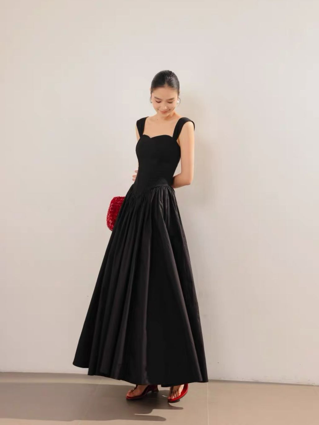 Lyvivi Sweetheart Structured Bodice Evening Gown