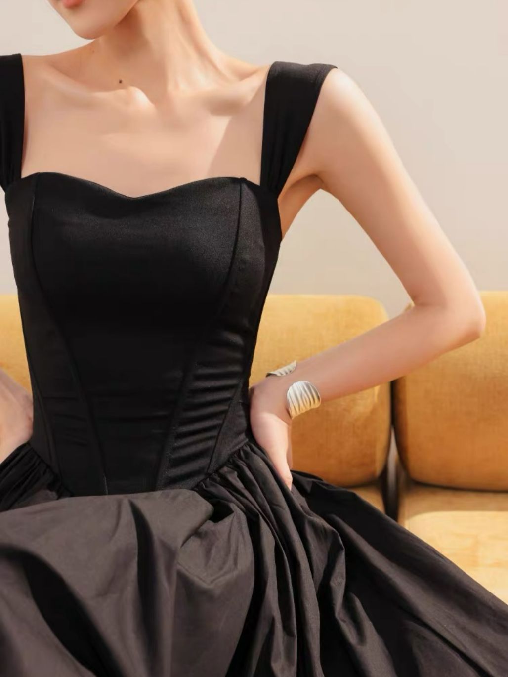 Lyvivi Sweetheart Structured Bodice Evening Gown