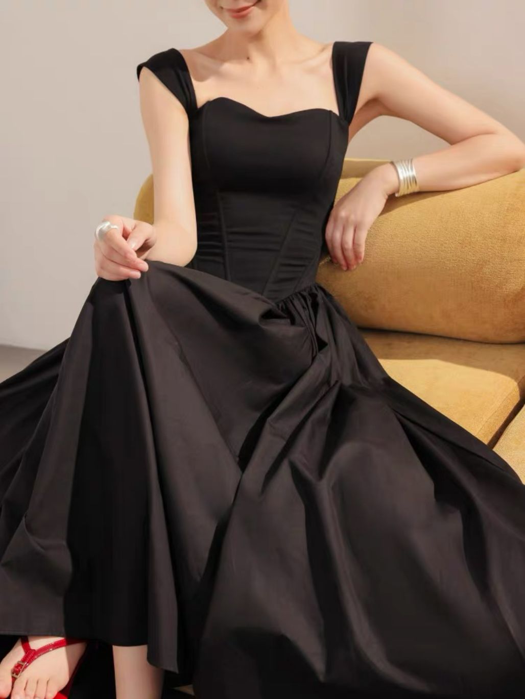 Lyvivi Sweetheart Structured Bodice Evening Gown