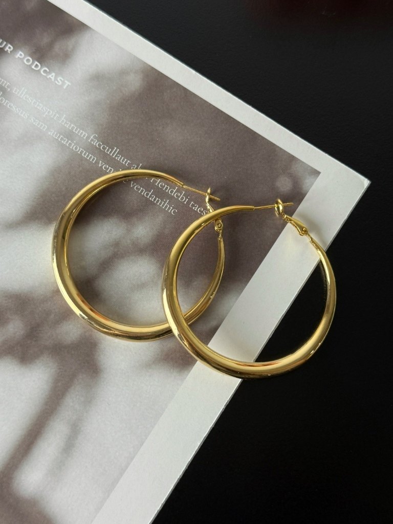 Zoya Shiny Hoop Earrings