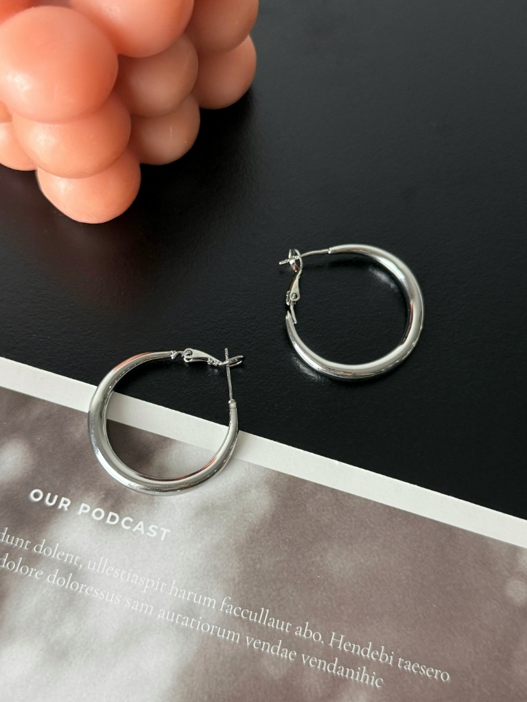 Zoya Shiny Hoop Earrings