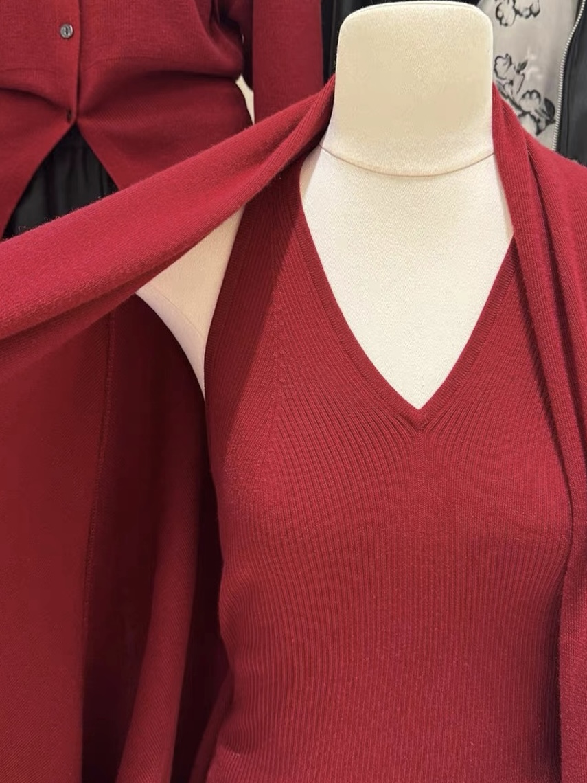 Laselle Two Pieces Halter Neck Button Knit Top with Shawl 