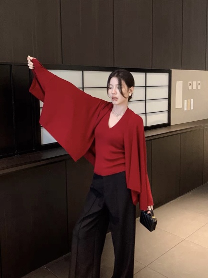 Laselle Two Pieces Halter Neck Button Knit Top with Shawl 