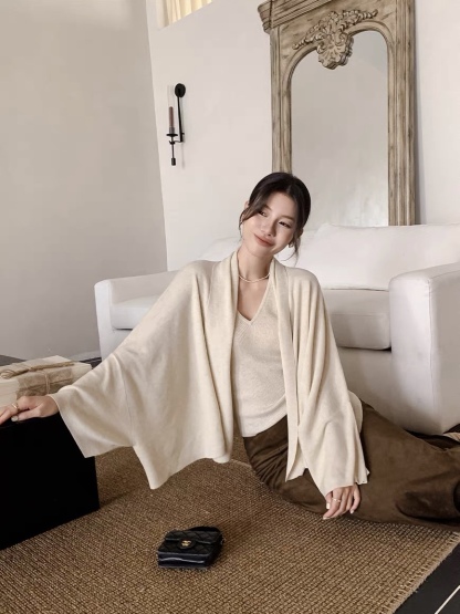 Laselle Two Pieces Halter Neck Button Knit Top with Shawl 