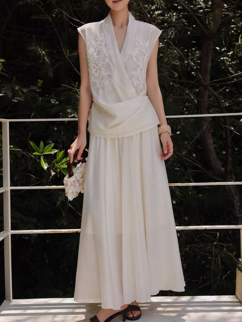 Ling Zi Graceful Embroided Vest & Flowy Hem Skirt (Sold Seperately)