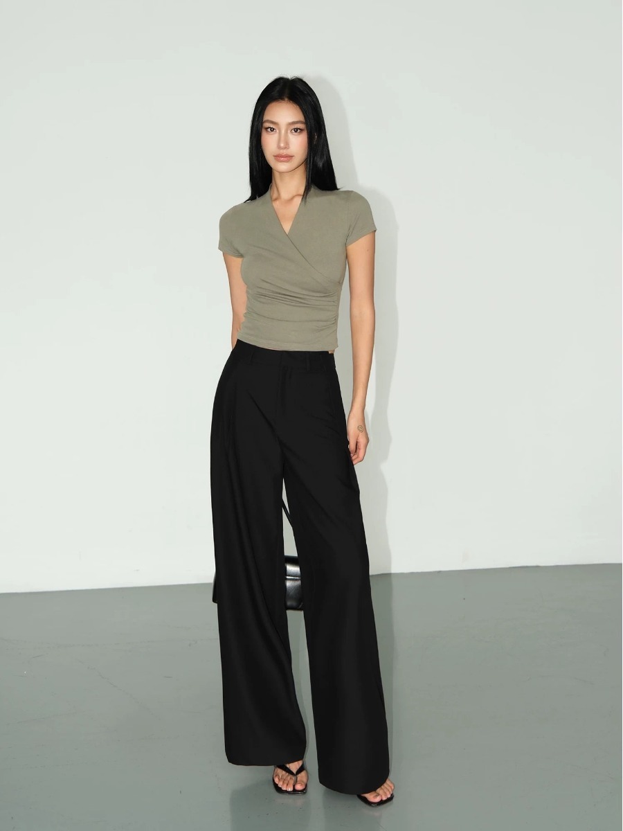 Meesy V-Neck Top-The Black Bow-