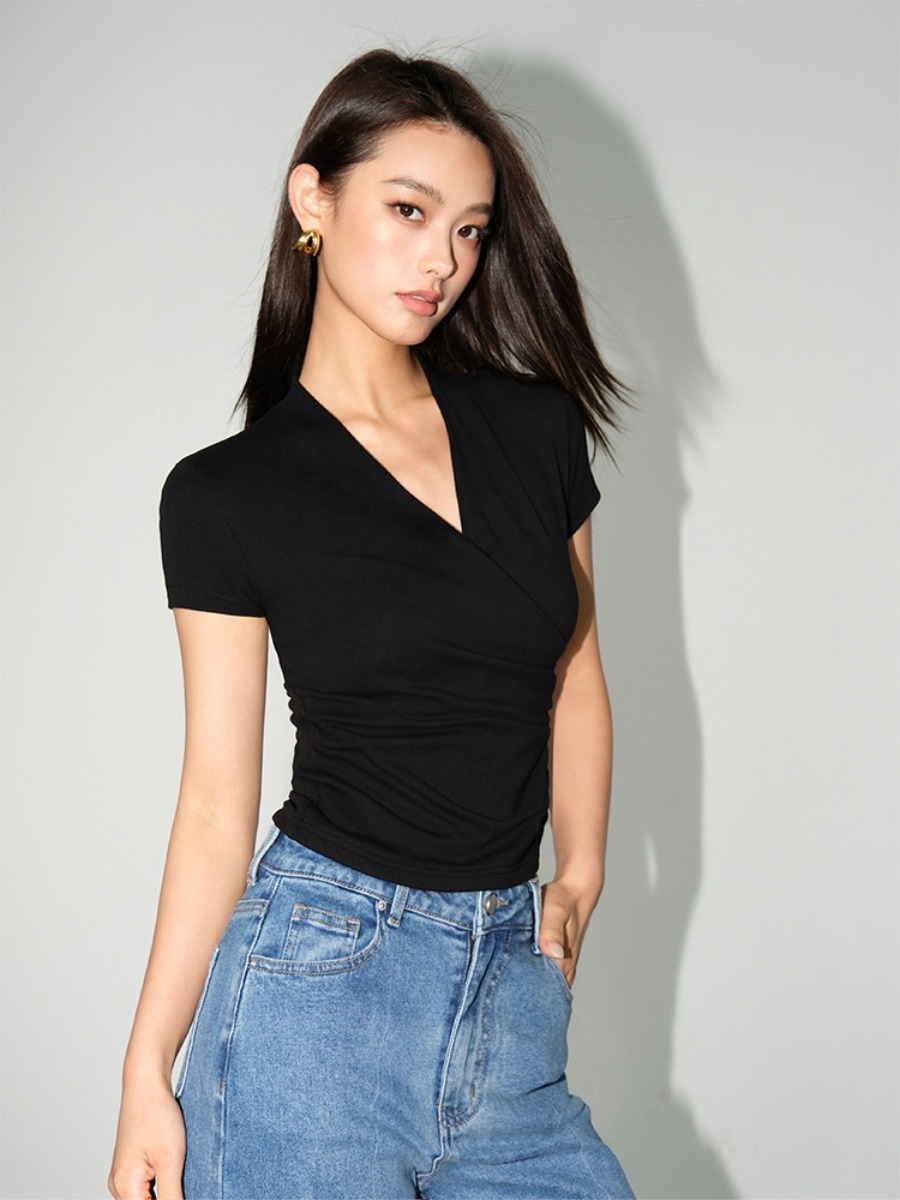 Meesy V-Neck Top-The Black Bow-