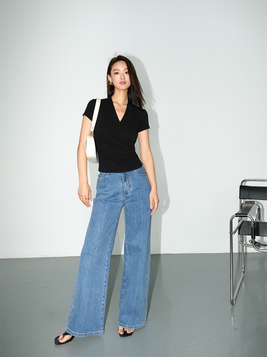 Meesy V-Neck Top-The Black Bow-