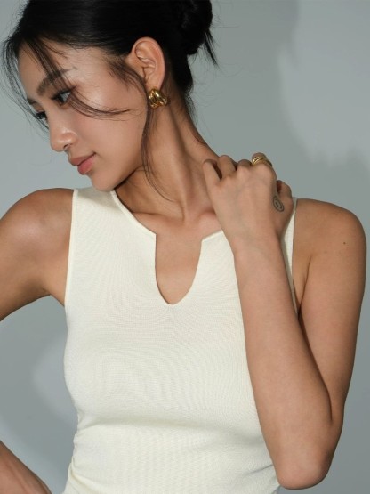 Macy Open Neck Sleeveless Top-The Black Bow-