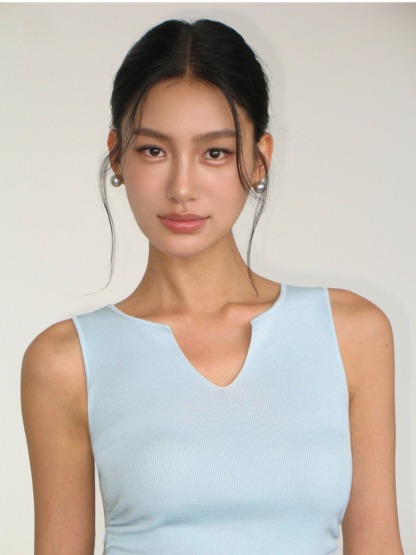 Macy Open Neck Sleeveless Top-The Black Bow-