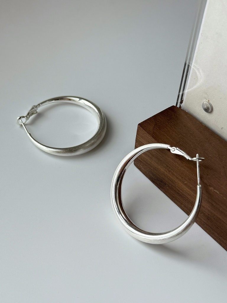 Zahra Frosted Hoop Earrings