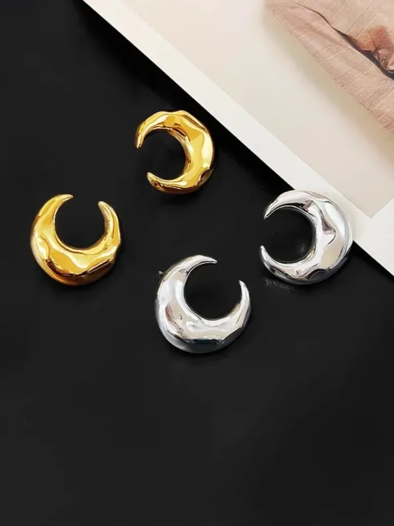 Loo-Na Moon Ear Studs
